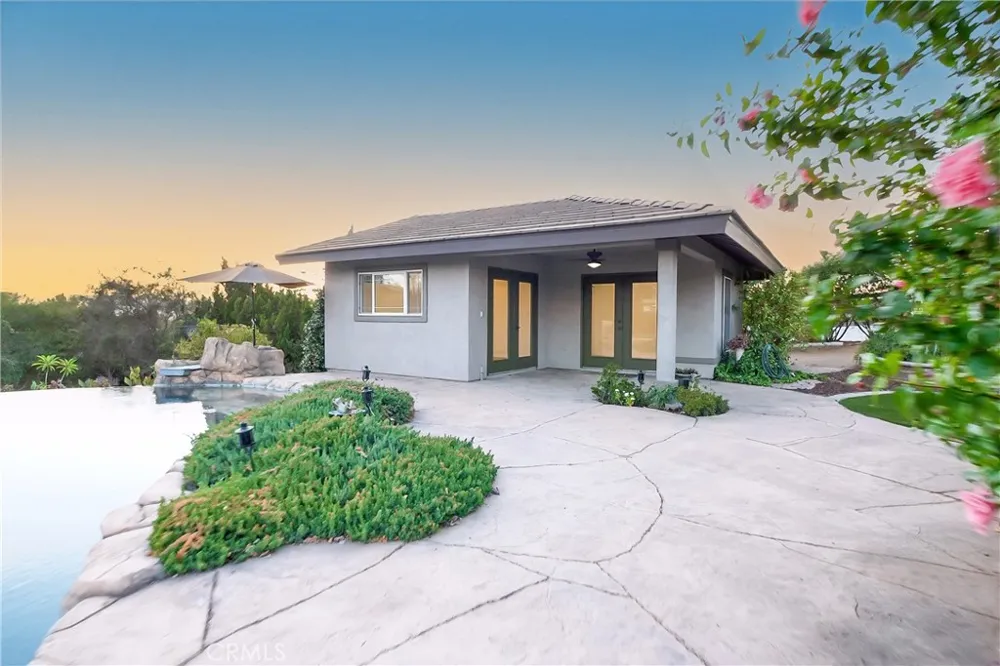 18493 Oak Park Drive Riverside, CA 92504