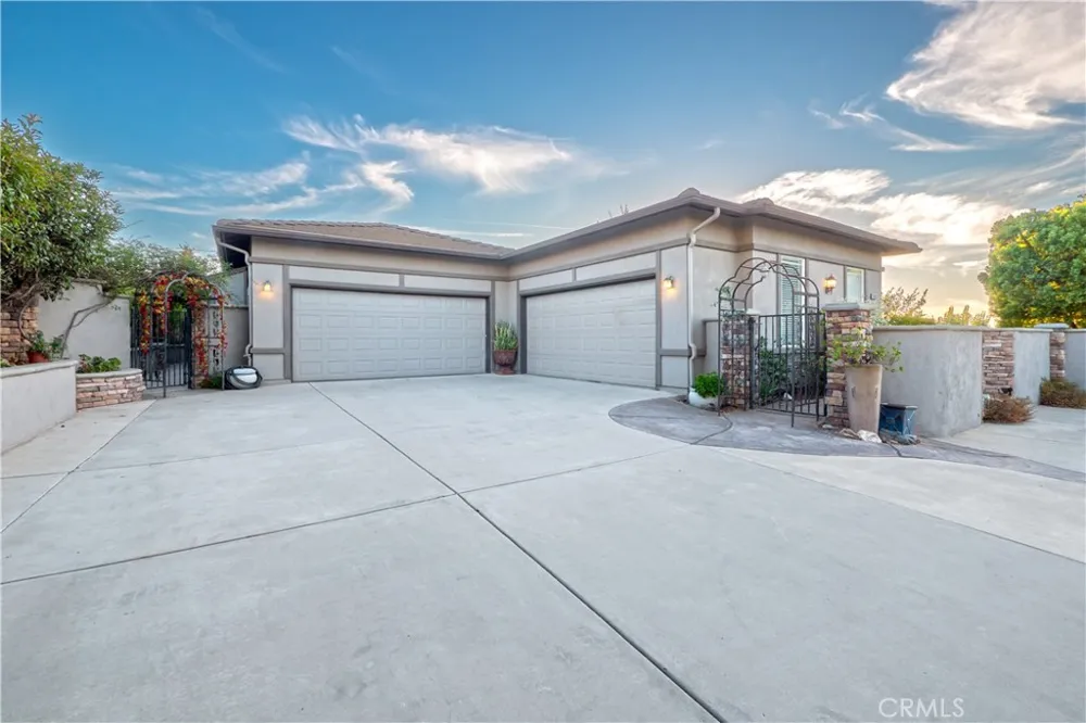 18493 Oak Park Drive Riverside, CA 92504