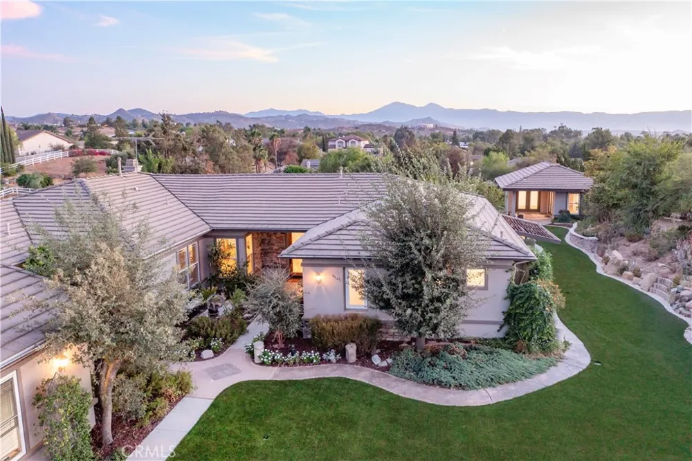 18493 Oak Park Drive Riverside, CA 92504
