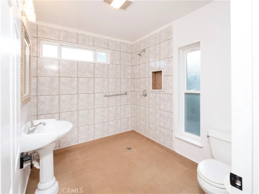 18493 Oak Park Drive Riverside, CA 92504