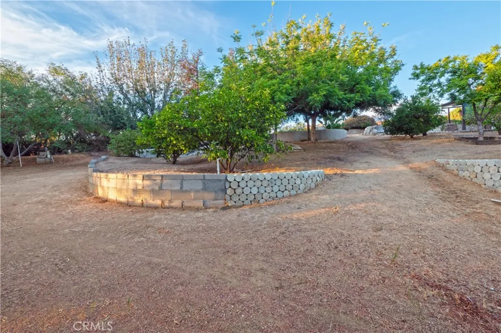 18493 Oak Park Drive Riverside, CA 92504