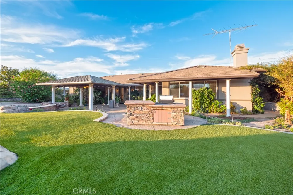 18493 Oak Park Drive Riverside, CA 92504