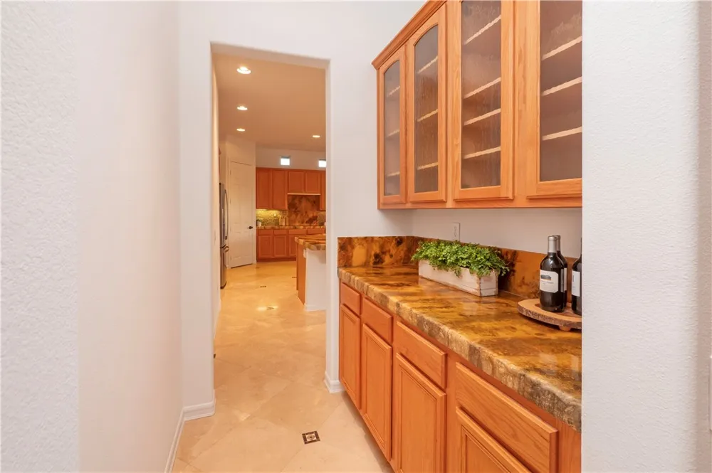 18493 Oak Park Drive Riverside, CA 92504