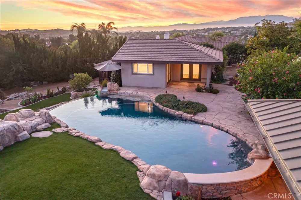 18493 Oak Park Drive Riverside, CA 92504