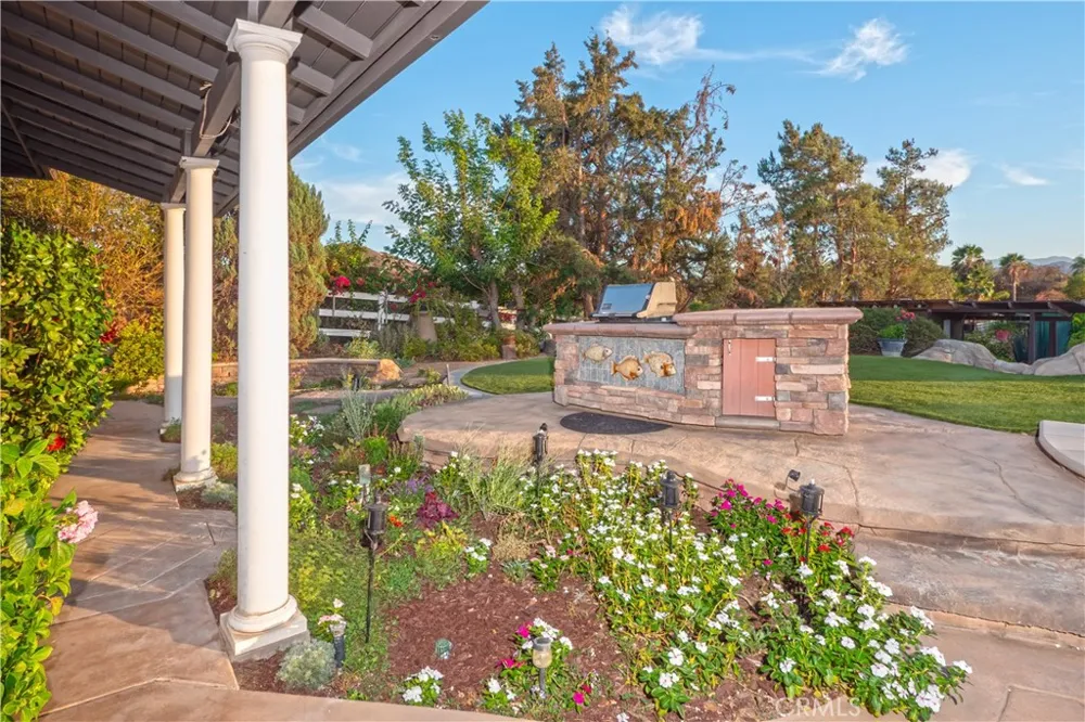 18493 Oak Park Drive Riverside, CA 92504