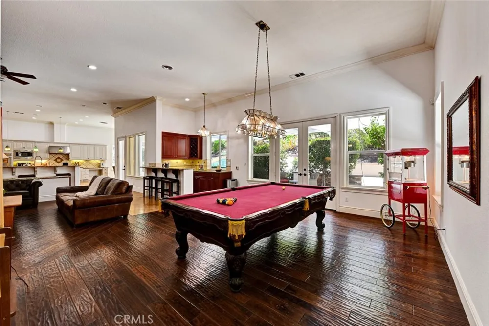 1660 Alamitos Corona, CA 92881