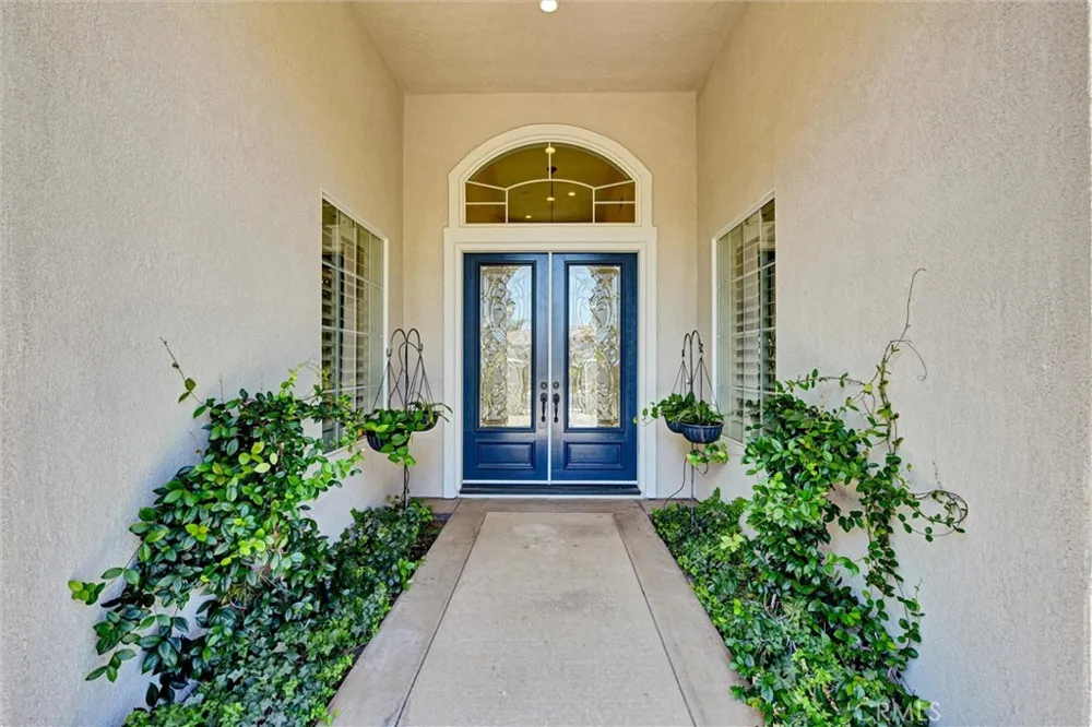 1660 Alamitos Corona, CA 92881