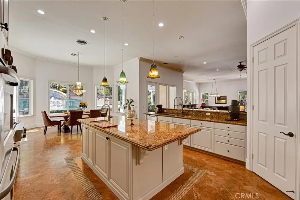 1660 Alamitos Corona, CA 92881