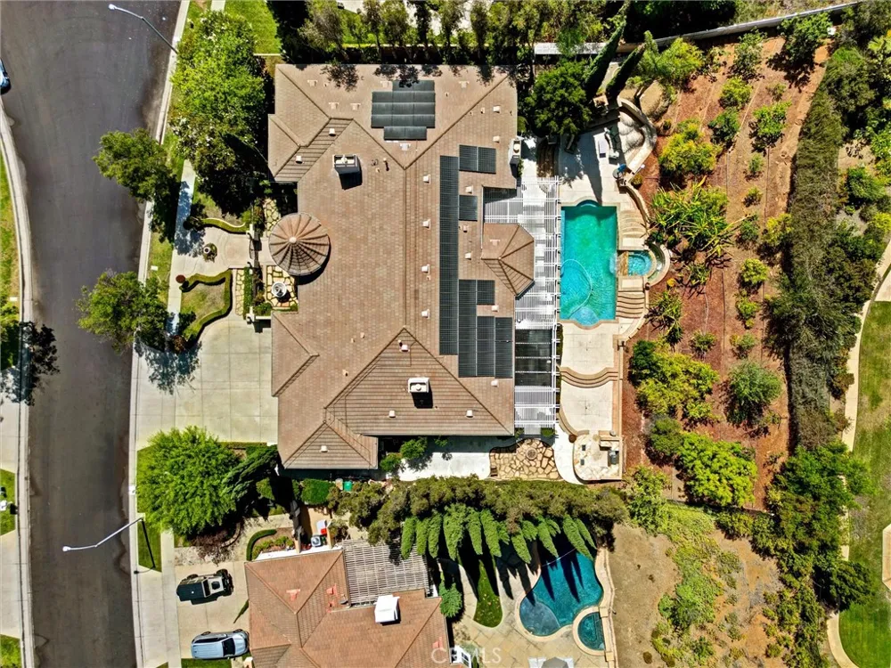 1660 Alamitos Corona, CA 92881