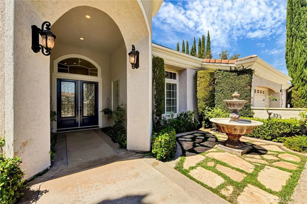 1660 Alamitos Corona, CA 92881