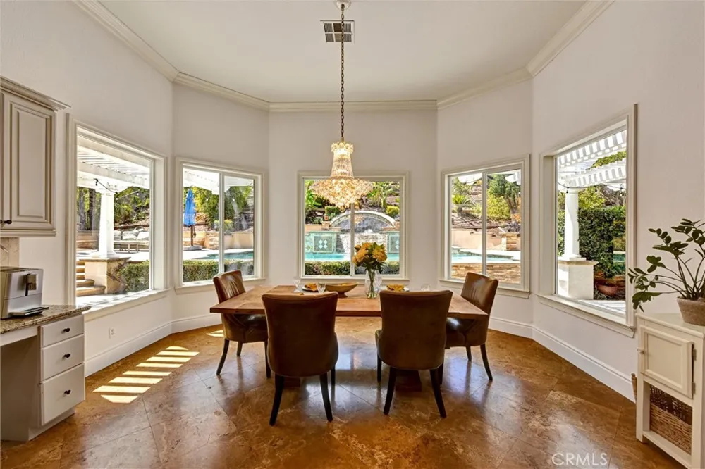 1660 Alamitos Corona, CA 92881