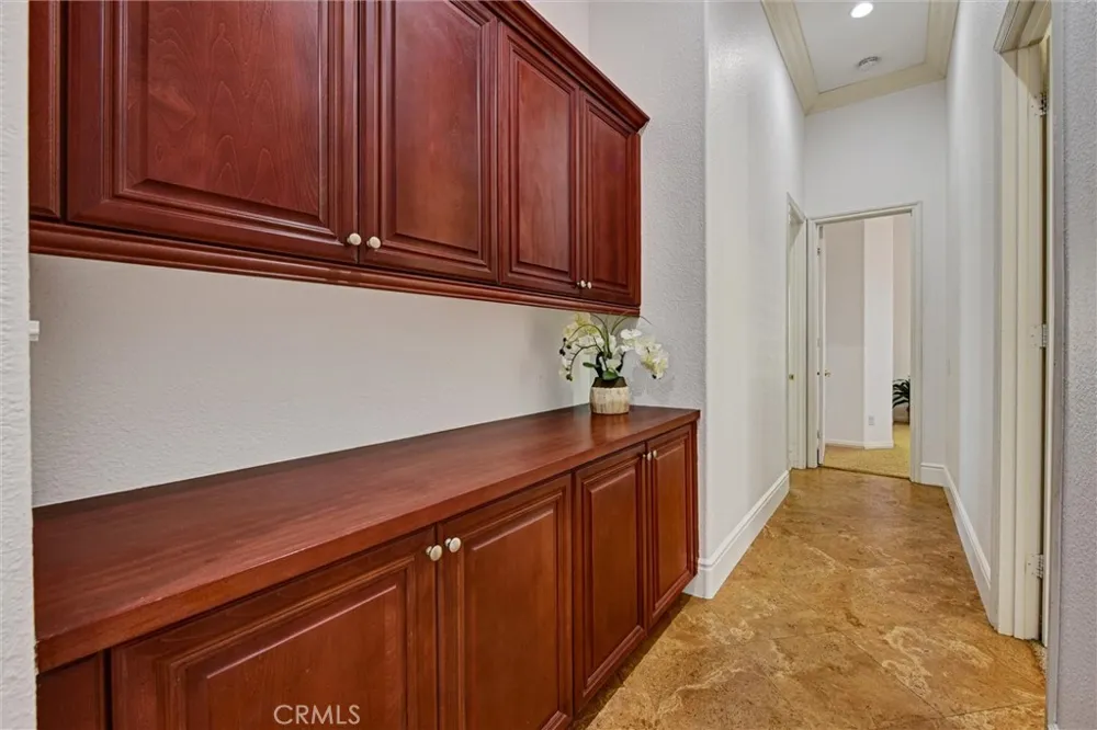 1660 Alamitos Corona, CA 92881