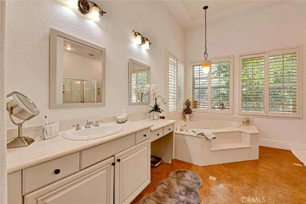 1660 Alamitos Corona, CA 92881