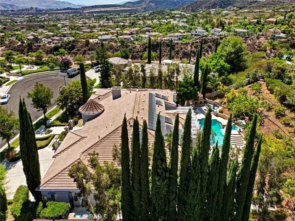 1660 Alamitos Corona, CA 92881