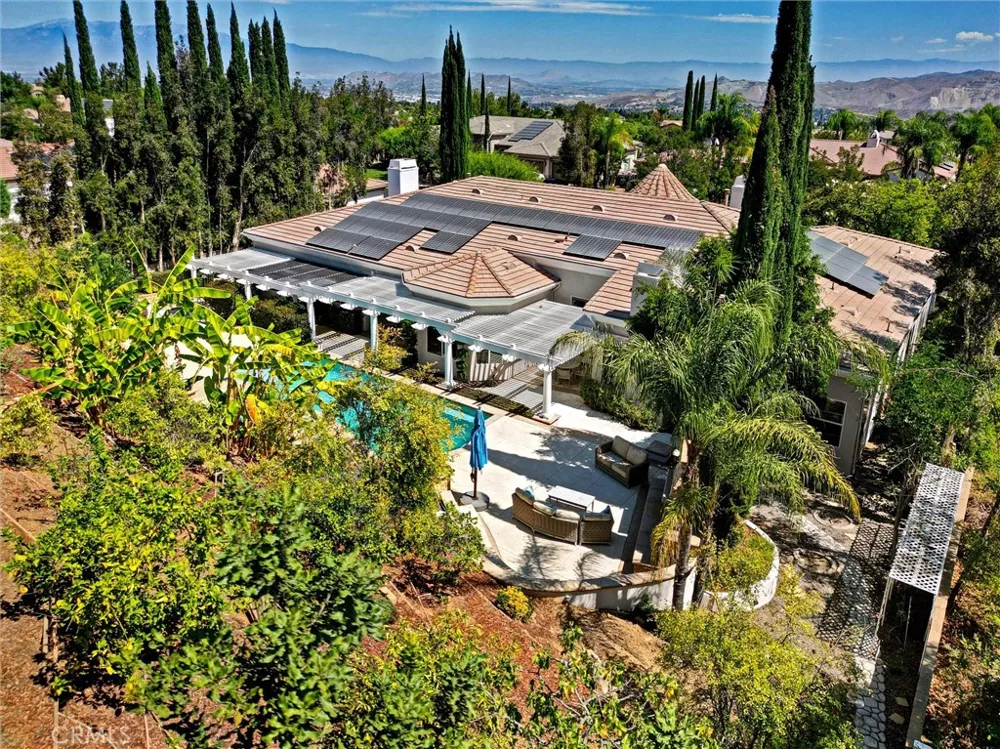 1660 Alamitos Corona, CA 92881