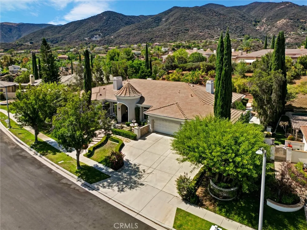 1660 Alamitos Corona, CA 92881
