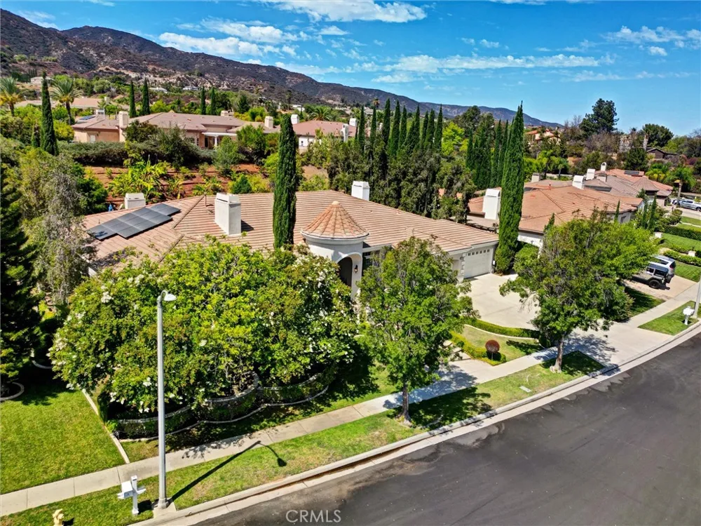 1660 Alamitos Corona, CA 92881