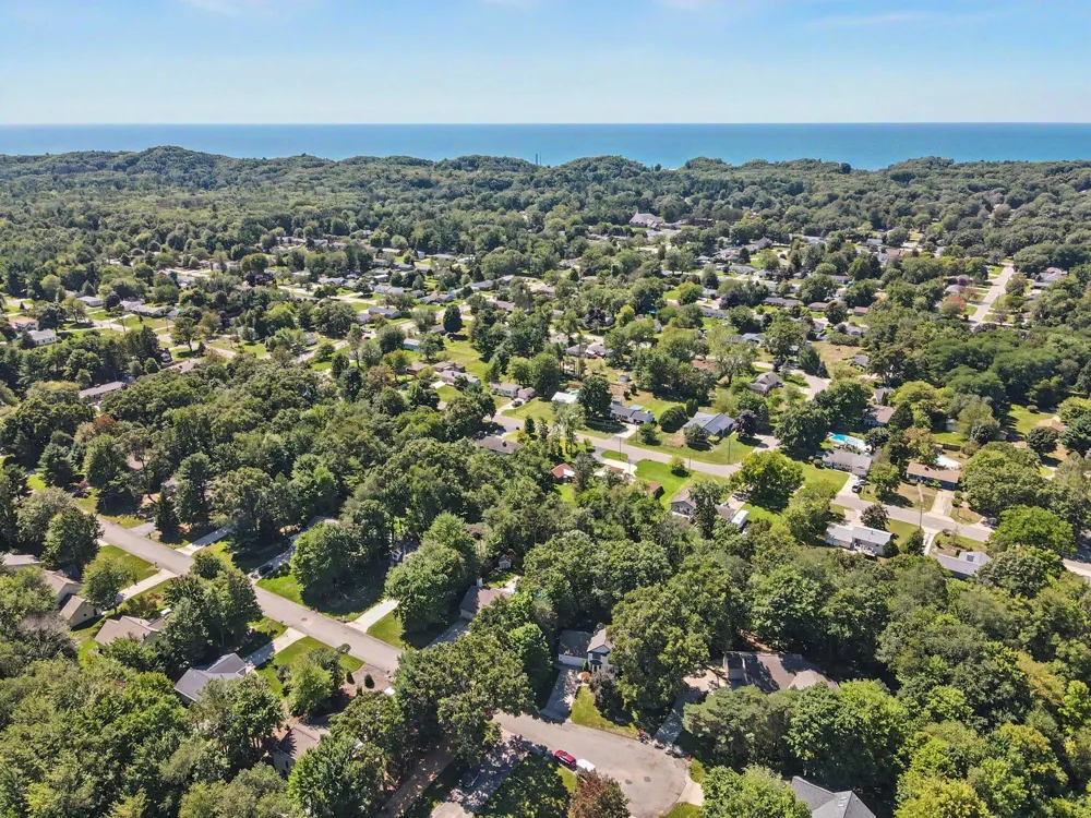 5071 Shady Creek Drive Muskegon, MI 49441