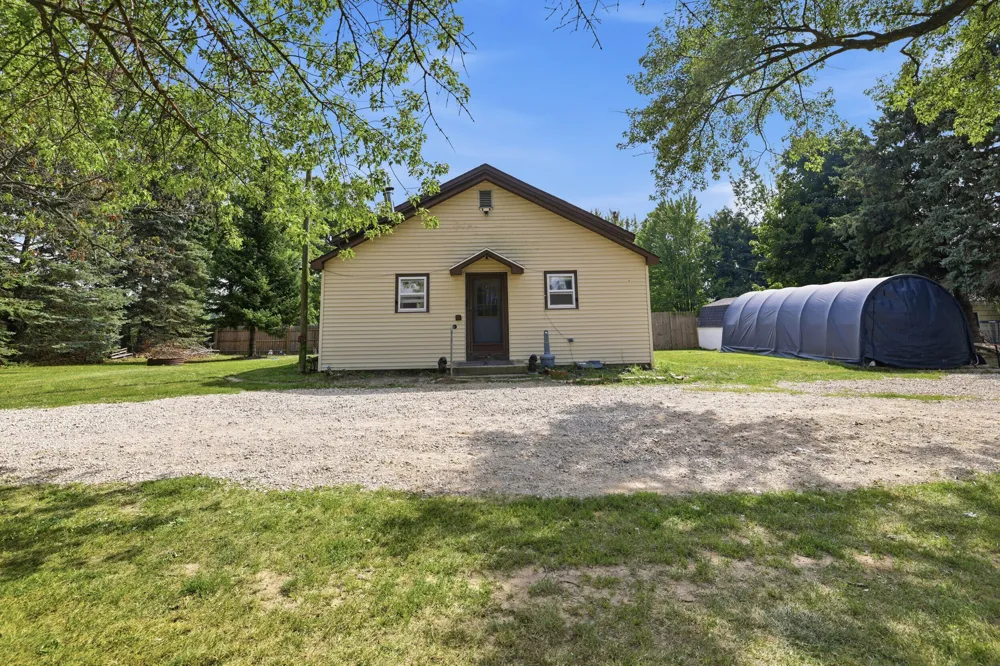 7531 County Farm Road Greenville, MI 48838