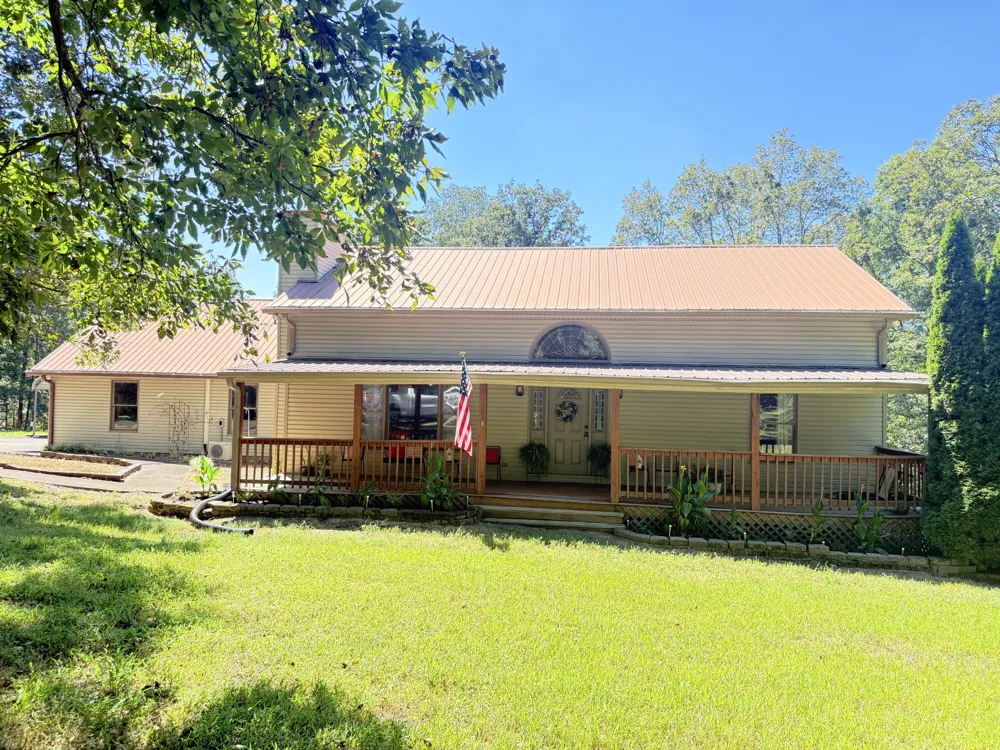 187 Th Hooper Ln Mc Ewen, TN 37101