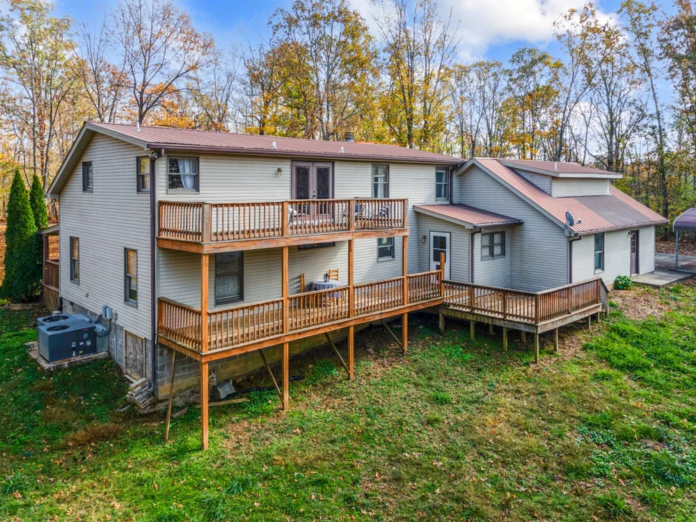 187 Th Hooper Ln Mc Ewen, TN 37101