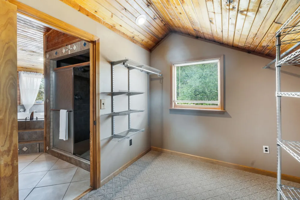 187 Th Hooper Ln Mc Ewen, TN 37101
