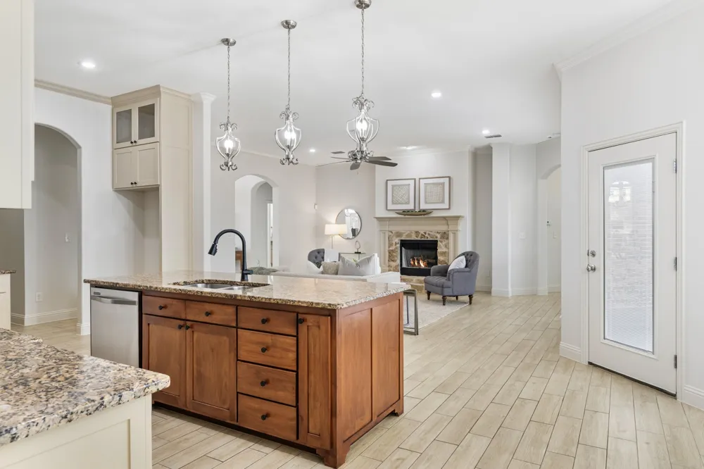 10909 Chriswood Drive Crowley, TX 76036