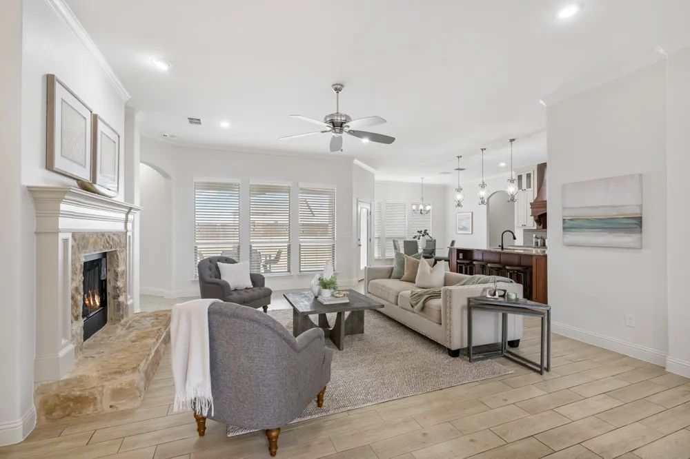 10909 Chriswood Drive Crowley, TX 76036