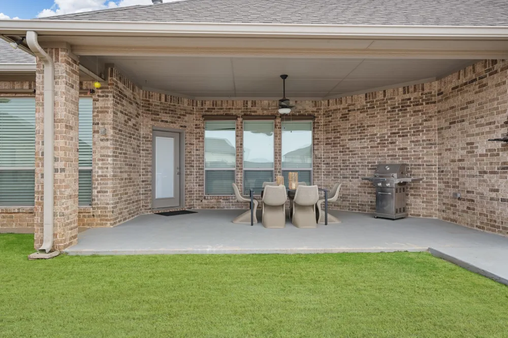 10909 Chriswood Drive Crowley, TX 76036