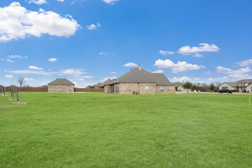10909 Chriswood Drive Crowley, TX 76036