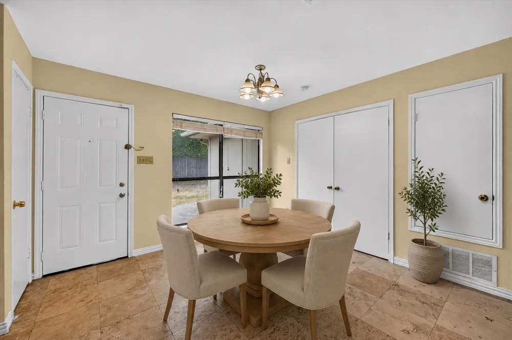 724 Lemons Street Cedar Hill, TX 75104