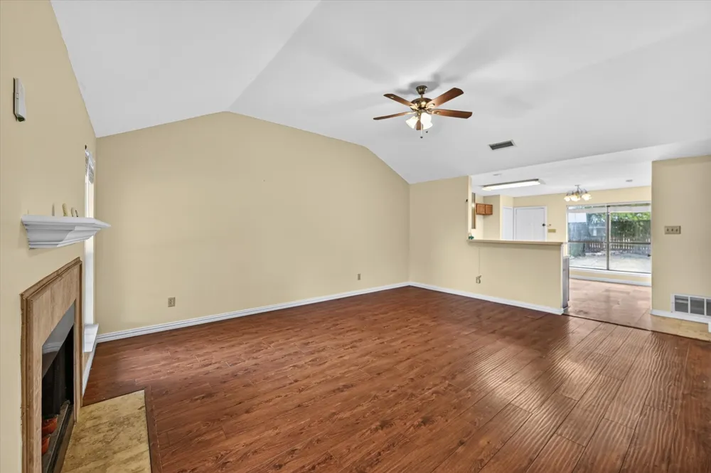 724 Lemons Street Cedar Hill, TX 75104