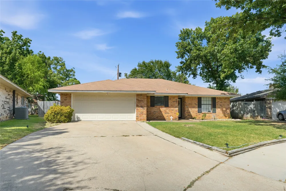 1509 Parma Court Irving, TX 75060