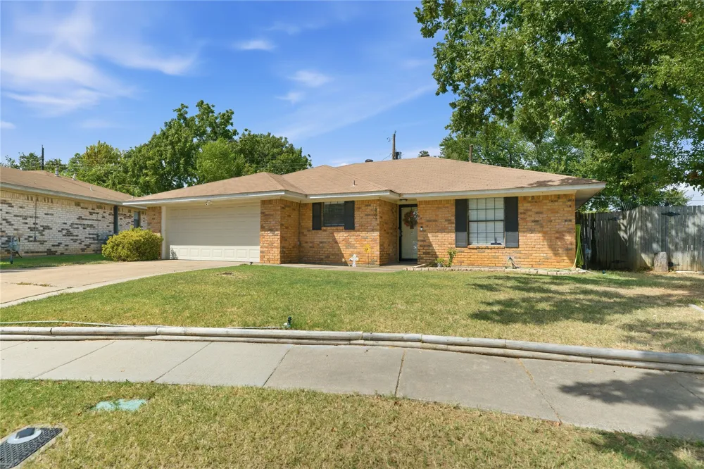 1509 Parma Court Irving, TX 75060