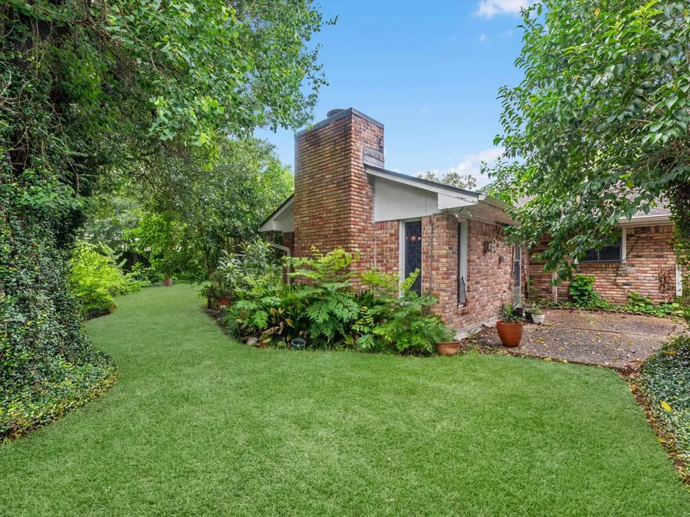 4910 Yarwell Drive Houston, TX 77096