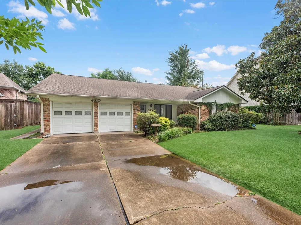 4910 Yarwell Drive Houston, TX 77096