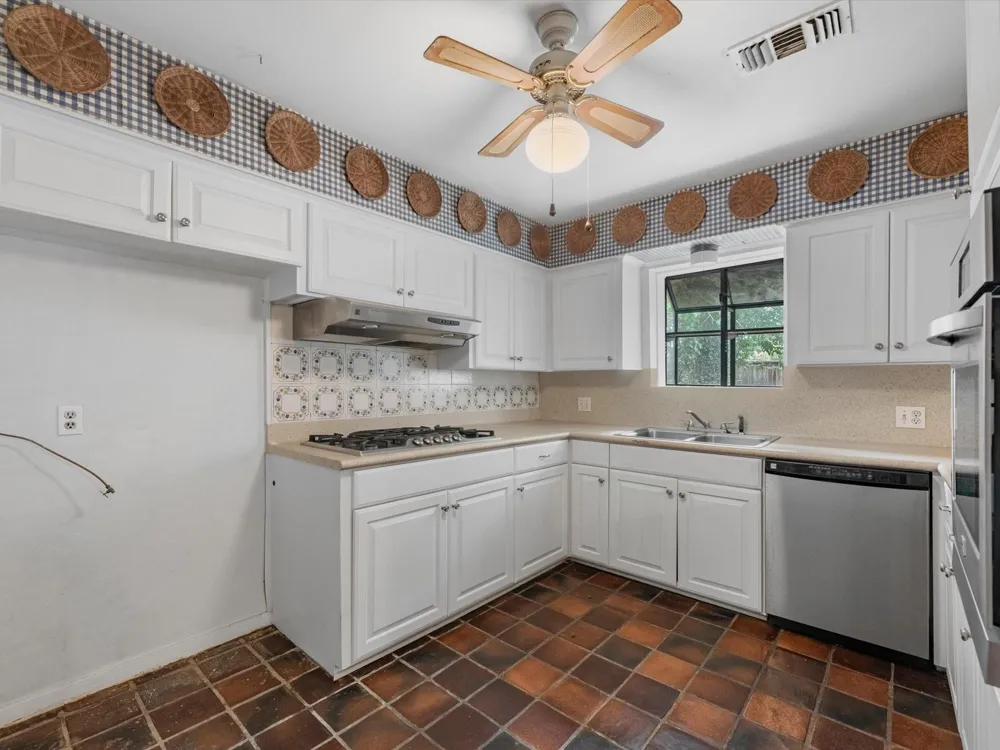 4910 Yarwell Drive Houston, TX 77096