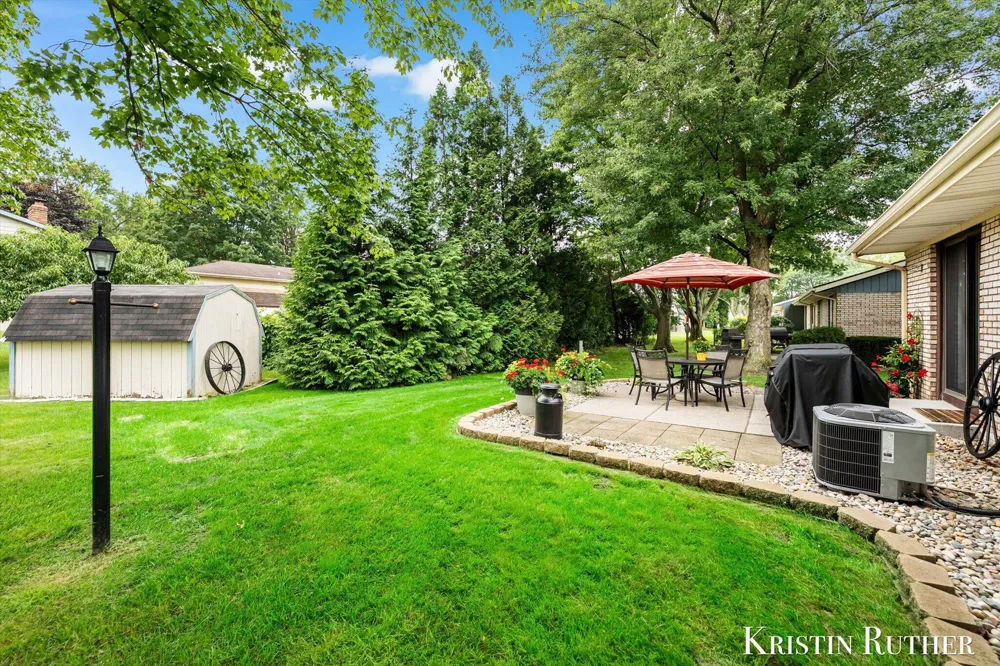 3168 Beechnut Lane Hudsonville, MI 49426