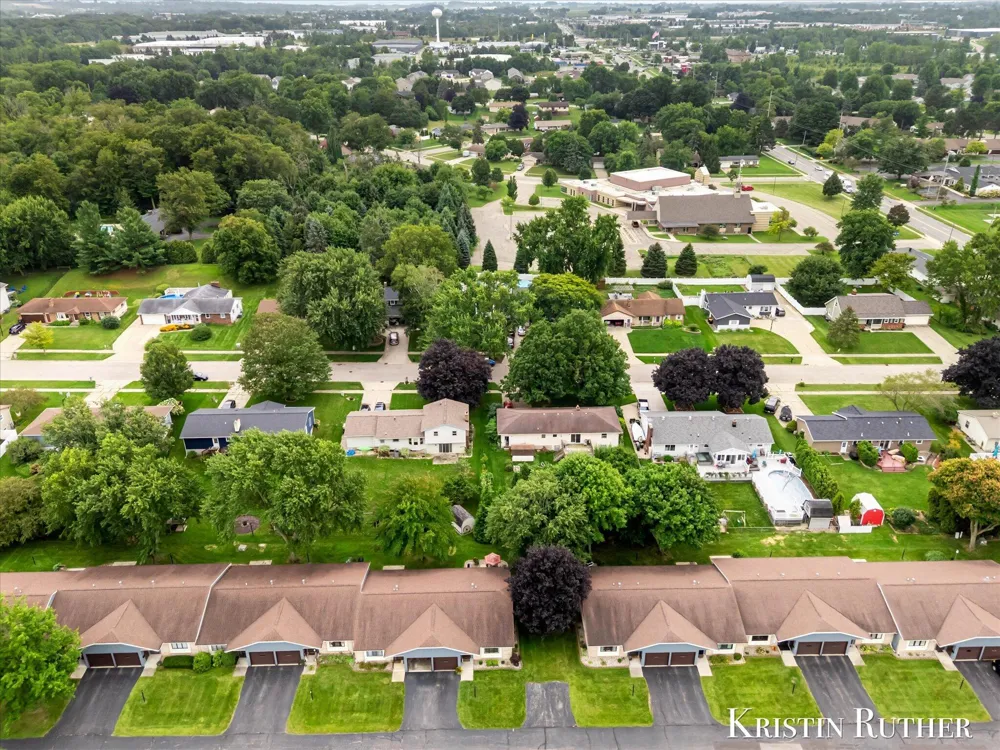 3168 Beechnut Lane Hudsonville, MI 49426