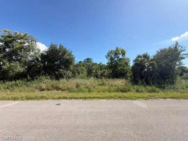 512 47th Avenue NE Naples, FL 34120