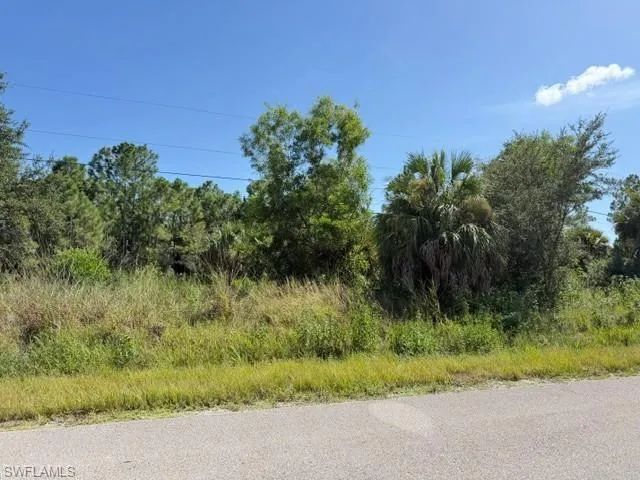 512 47th Avenue NE Naples, FL 34120