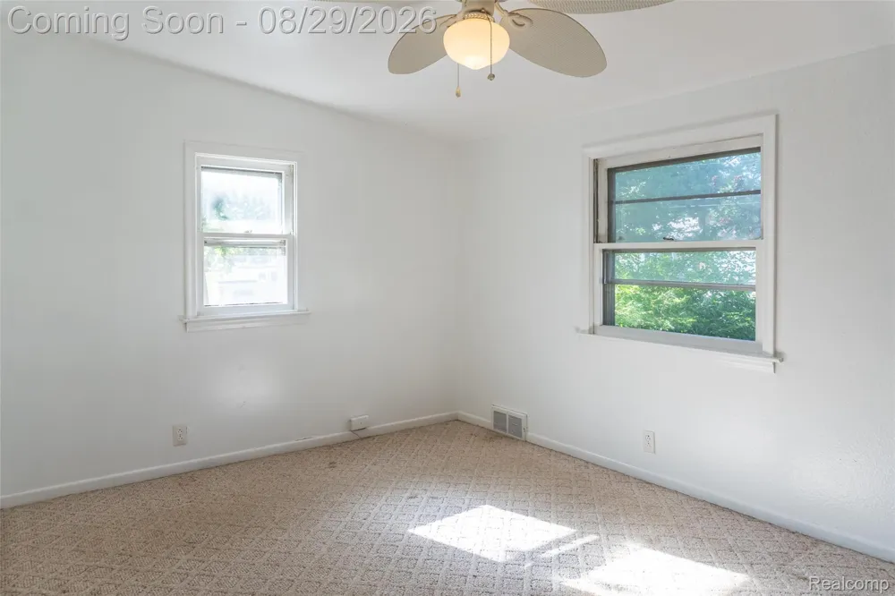 3216 Warren Drive Waterford Charter Township, MI 48329