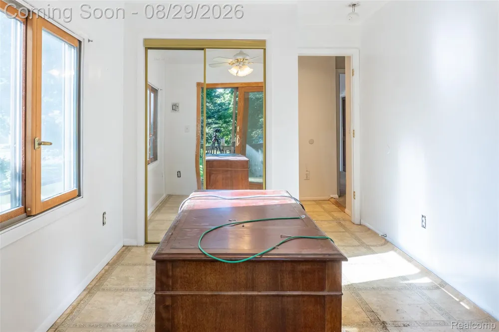 3216 Warren Drive Waterford Charter Township, MI 48329