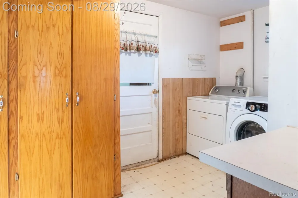 3216 Warren Drive Waterford Charter Township, MI 48329