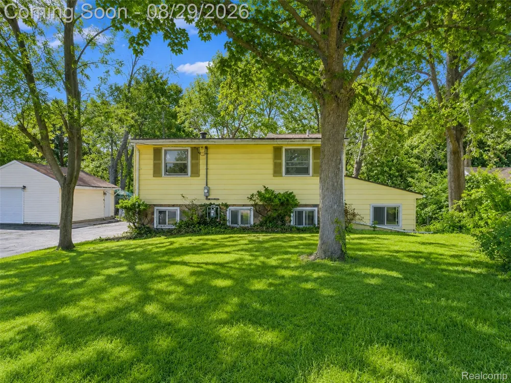 3216 Warren Drive Waterford Charter Township, MI 48329