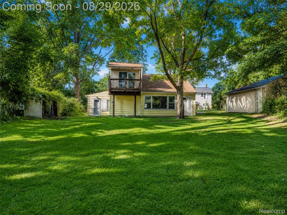 3216 Warren Drive Waterford Charter Township, MI 48329