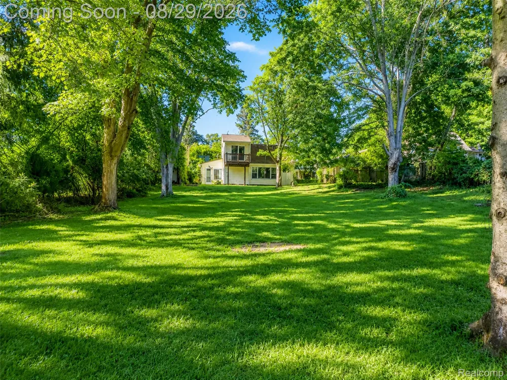 3216 Warren Drive Waterford Charter Township, MI 48329