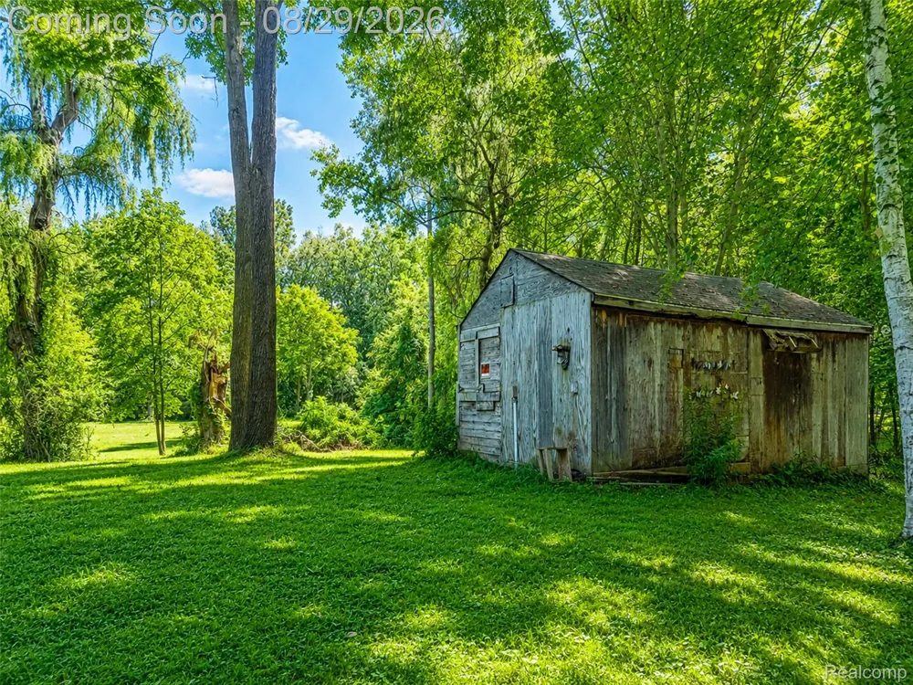 3216 Warren Drive Waterford Charter Township, MI 48329