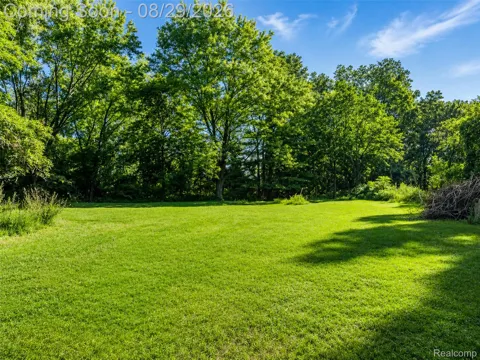 3216 Warren Drive