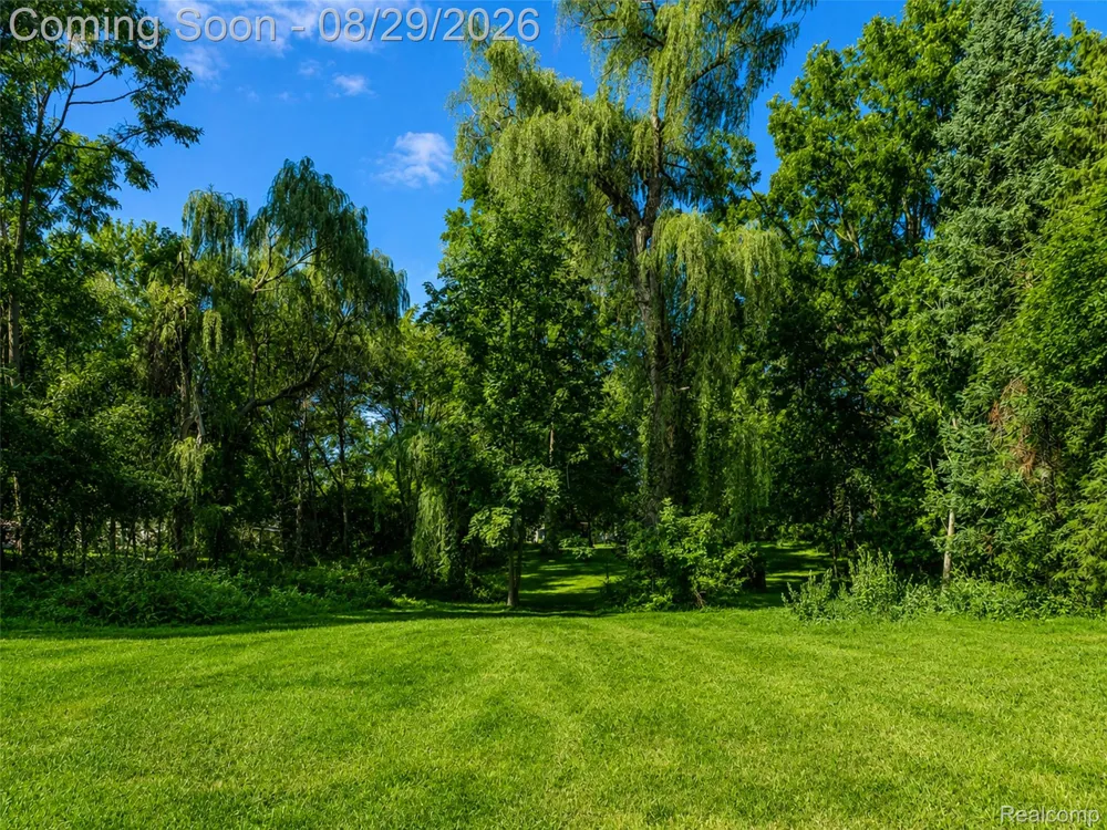 3216 Warren Drive Waterford Charter Township, MI 48329